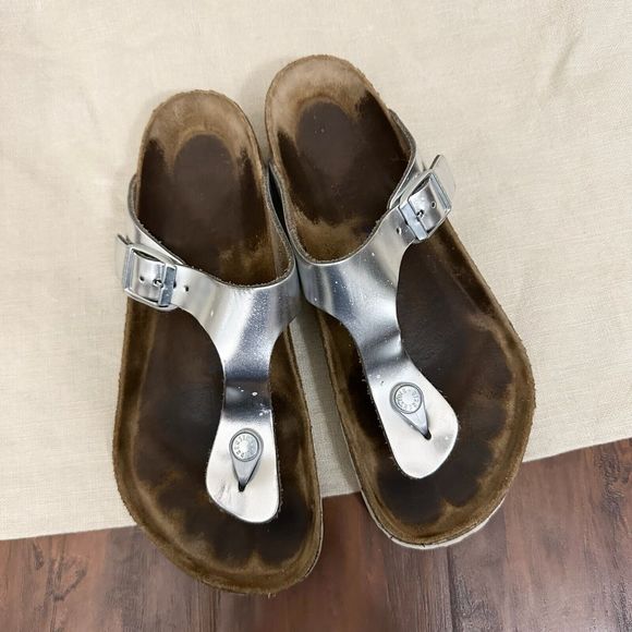 BIRKENSTOCK Womens Gizeh Soft Footbed in Silver Leather - Picture 2 of 9